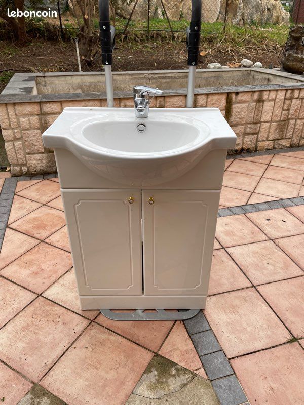 Meuble de salle de bain / toilette (image 1)