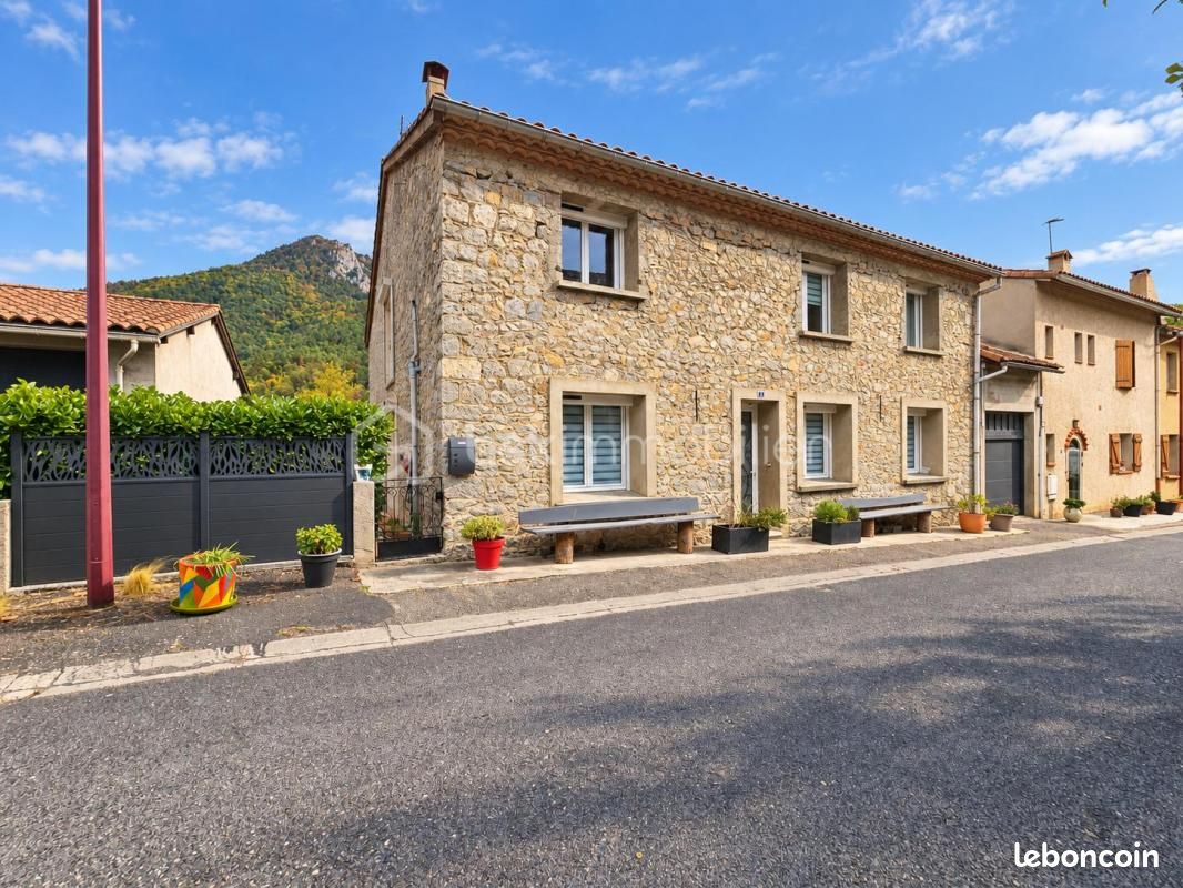 Maison 11 pièces 253 m² · à Axat · 253 m² · 215 000 €