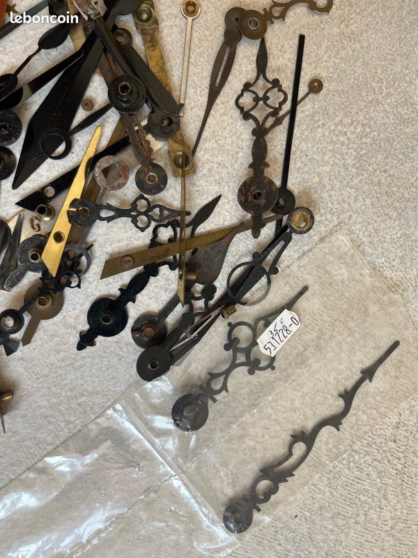 ANCIENNE PAIRE D'AIGUILLES Pour Pendule EUR 15,00 - PicClick FR