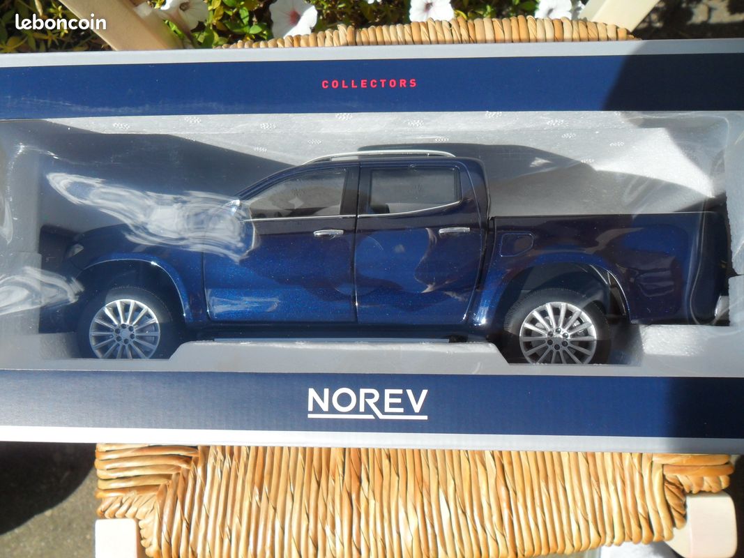 Mercedes Norev 1:18 Ölçek 183421 - 2017 Benz X-class - Metallic Blue - Fiyatı, Y