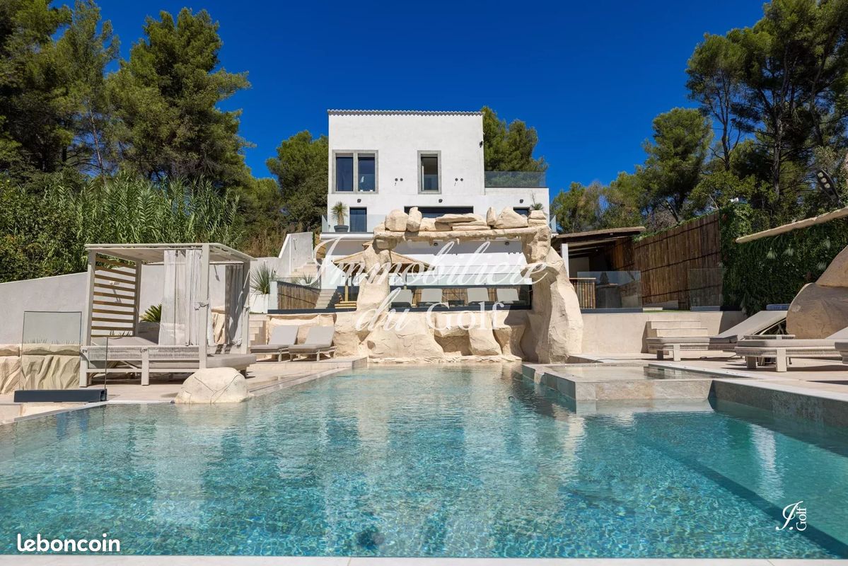 Maison 7 pièces 228 m² · à Marseille · 228 m² · 990 000 €