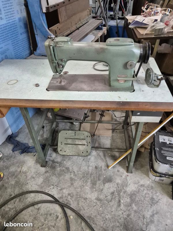 Machine à coudre CONSEW MODEL 210 (image 1)
