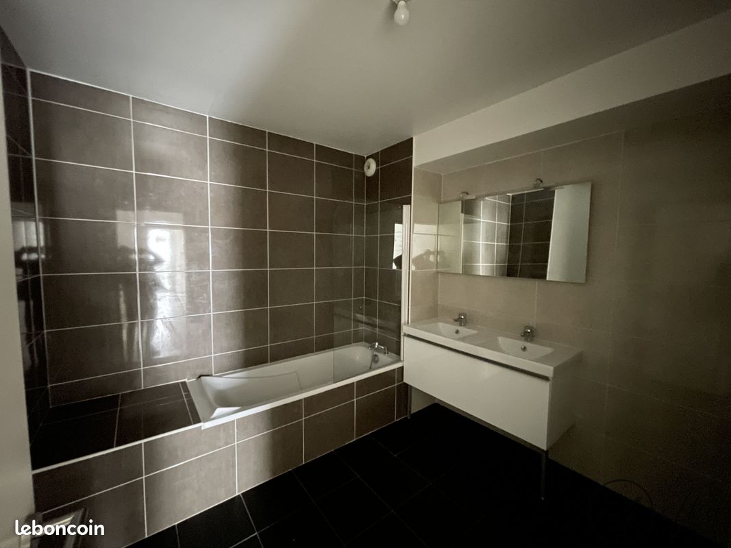 Appartement a louer montpellier - 3 pièce(s) - 69 m2 - Surfyn