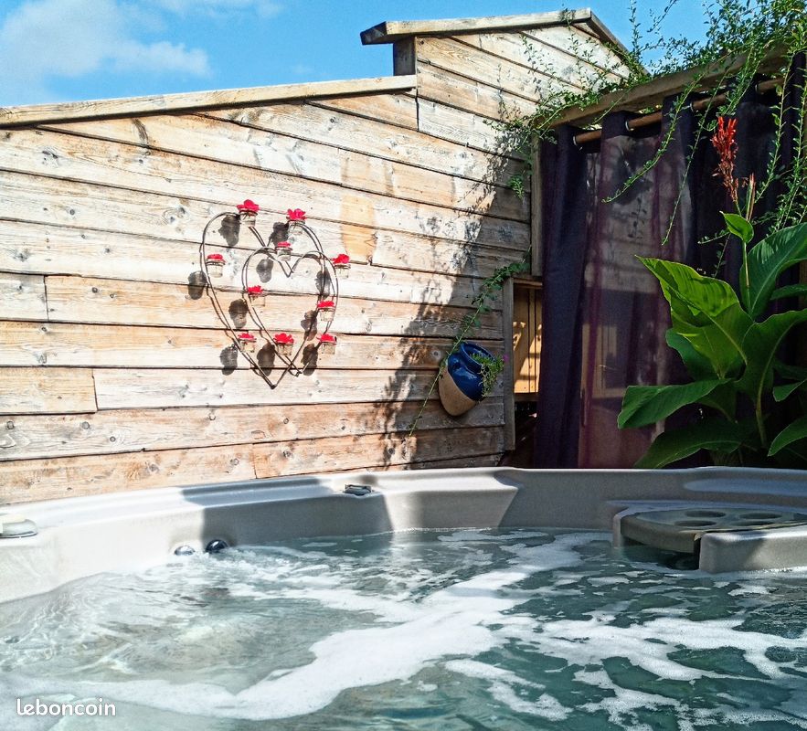 La Cabane des Amoureux, Nuit insolite avec spa (image 8)