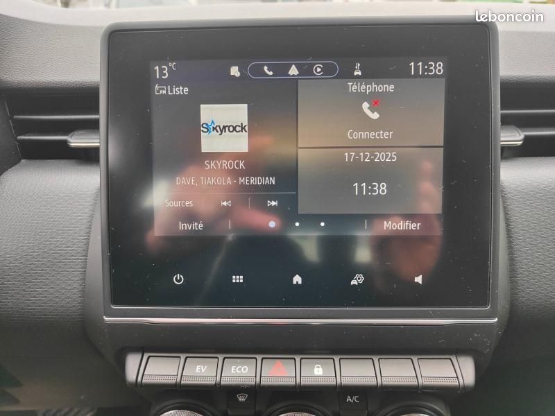 Renault Clio 1.6 E-Tech hybride 145ch Equilibre (image 17)