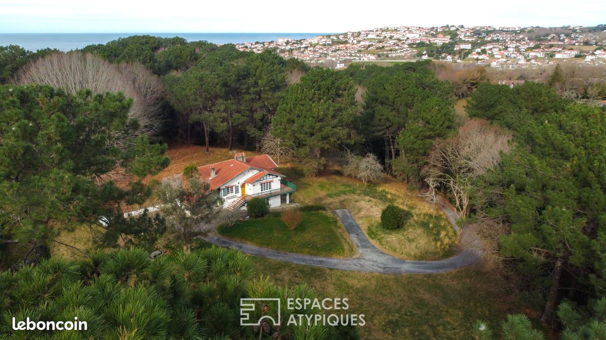 Maison 9 pièces 260 m² - Bidart 64210 (image principale 0)