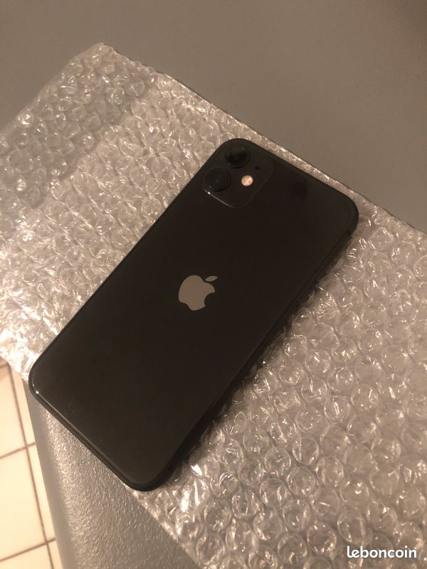 Iphone 11 noir 64 giga (image 2)