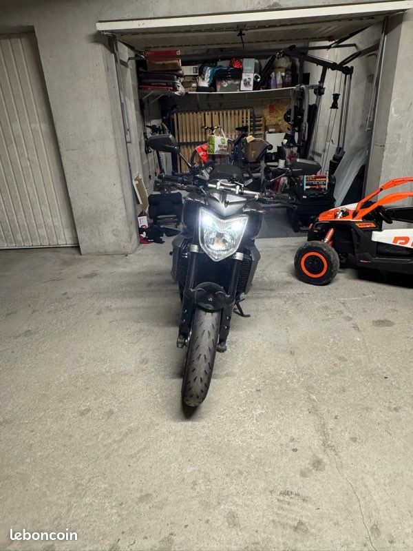 Yamaha FZ1 abs (image 1)