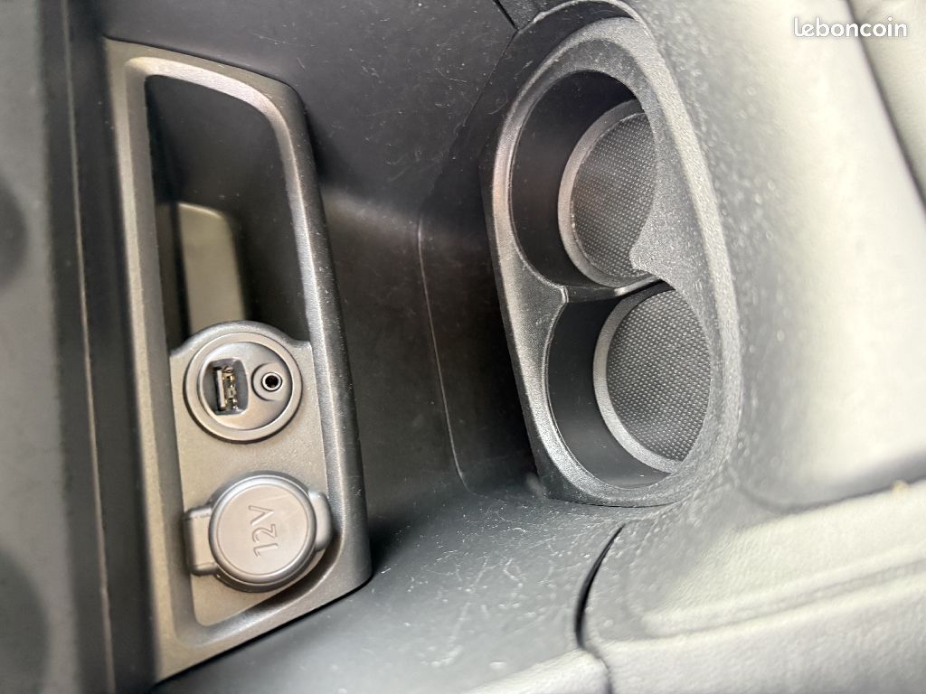 Peugeot 208 1.6 BlueHDi 75ch BVM5 Active (image 12)