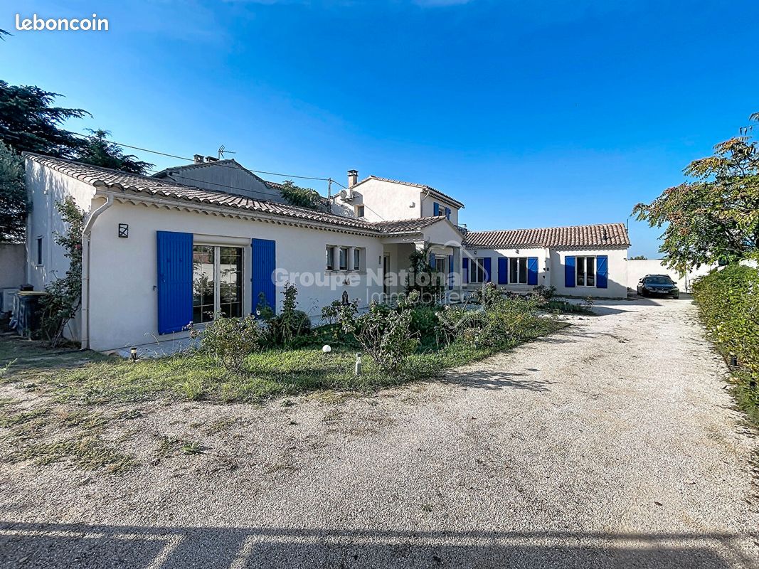 Maison 6 pièces 240 m² · à Saint-Rémy-de-Provence · 240 m² · 749 000 €