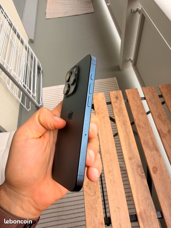 Iphone 15 Pro 256 Go très bon état (image 5)