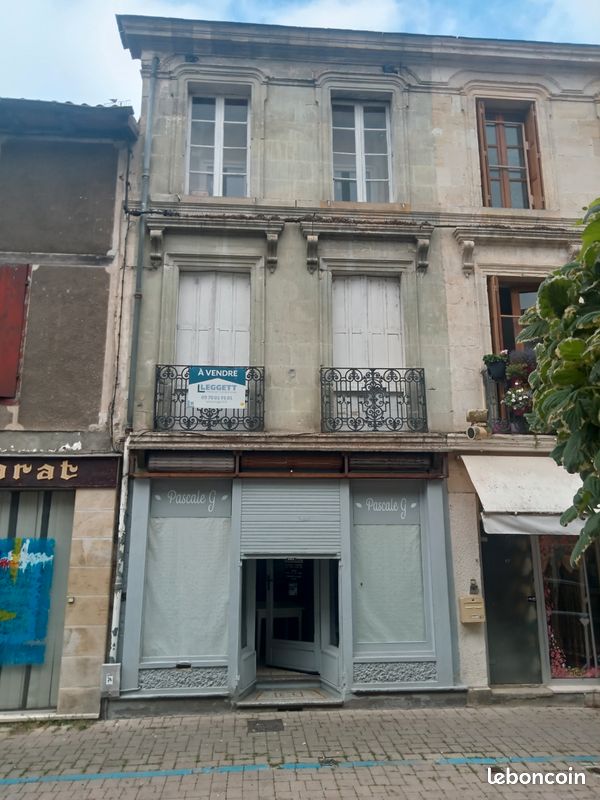 Immeuble 6 pièces 160 m² · à Sainte-Foy-la-Grande · 160 m² · 79 000 €