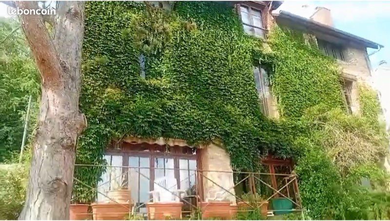 Maison 10 pièces 650 m² · à Vaux-sur-Seine · 650 m² · 10 000 000 €