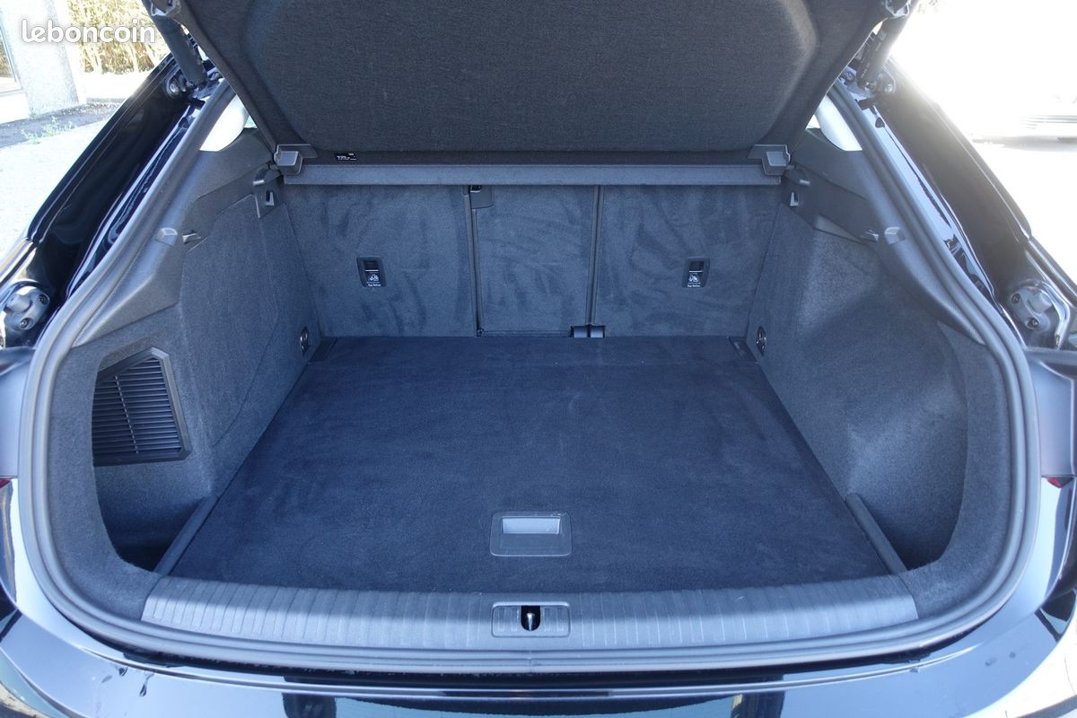 Q3 Sportback 45 Tfsi e S-Tronic 245ch Hybride Rechargeable Virtual cockpit/Cuir chauffants/Caméra/Hayon électrique/1*Main/Garantie 12 mois (image 13)