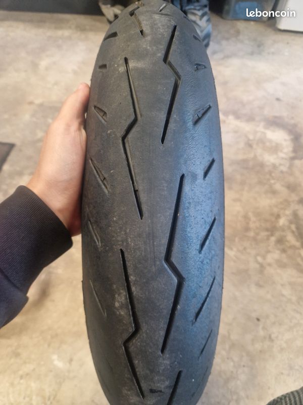 Pneu pirelli rosso 4 (image 2)
