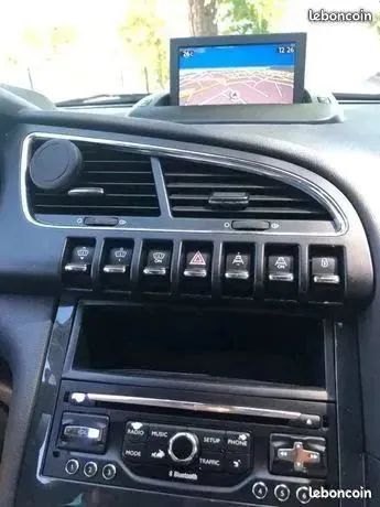 Autoradio Peugeot 3008 5008 308 écran escamotable Bluetooth
