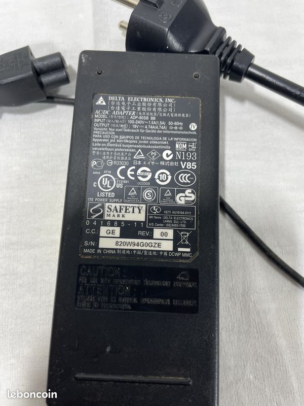 Chargeur secteur 19 V – 3,42 A – 65 W (image 2)
