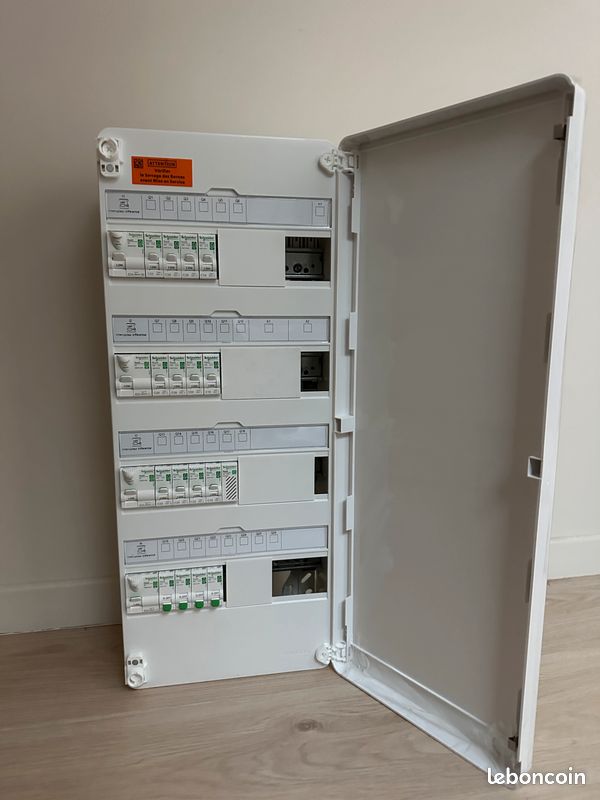 Tableau électrique équipé précâblé T1-T2 2 rangées Resi9 XP, SCHNEIDER
