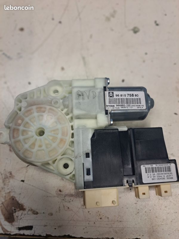 Moteur lève vitre avant droit Citroën C4 an 2007 (image 2)