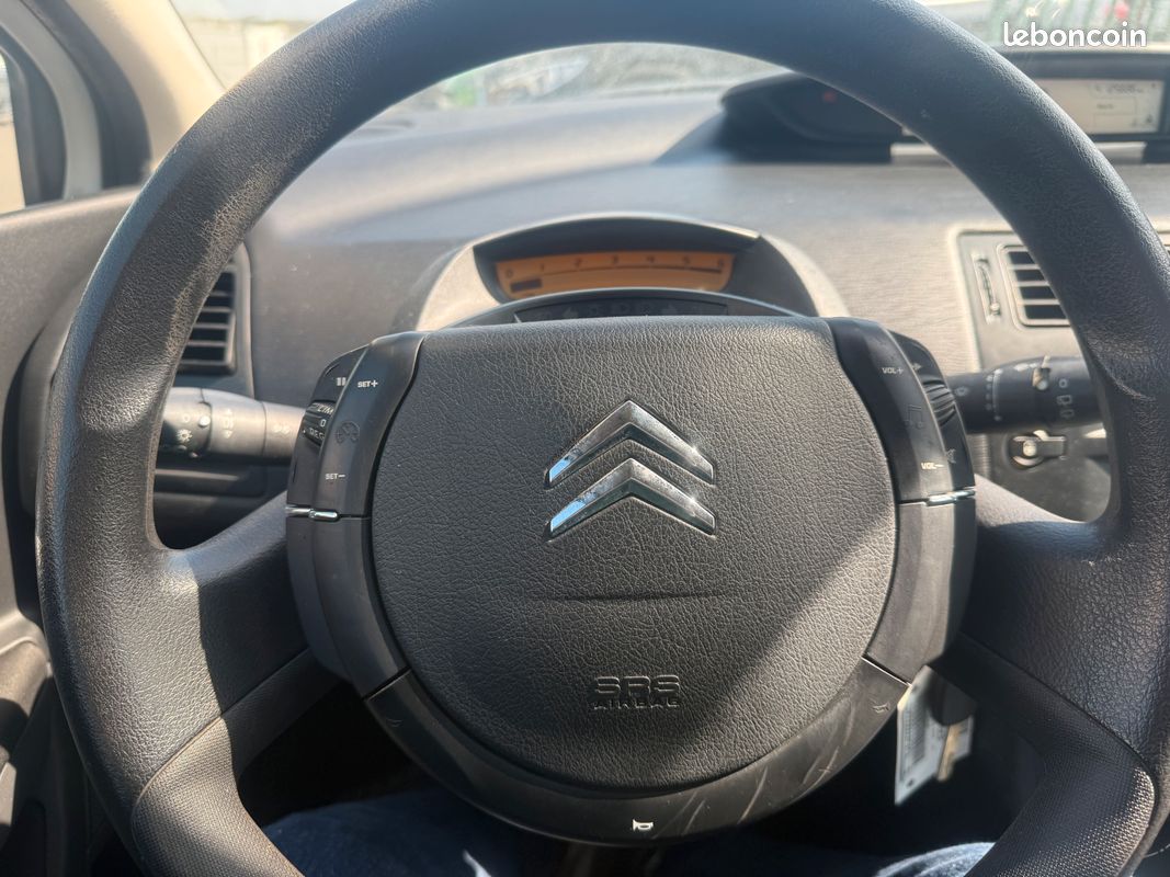 Citroen c4 1.6 hdi 92 confort (image 7)