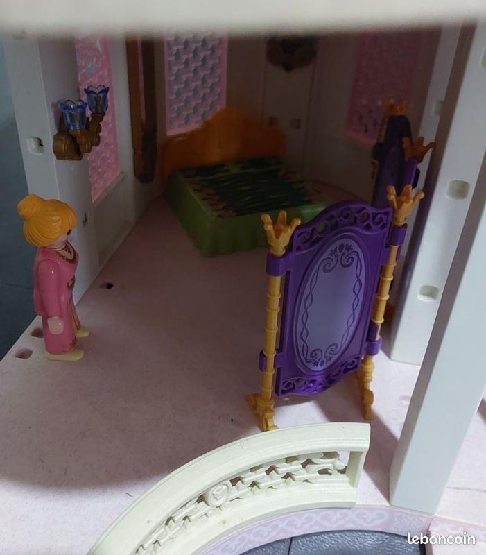 Très grand château de princesse Playmobil 4250 avec son grand jardin et ses calèches, figurines, accessoires (image 11)