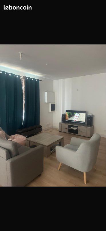 Maison 5 pièces 114 m² · à Saint-Pierre-du-Chemin · 114 m² · 700 €/mois