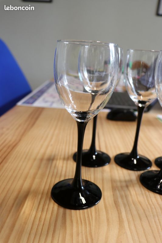 Verre à Vin Gravé à La Main 'Pieds-Noirs Et Fier De L'être' - Verrerie Personnalisée