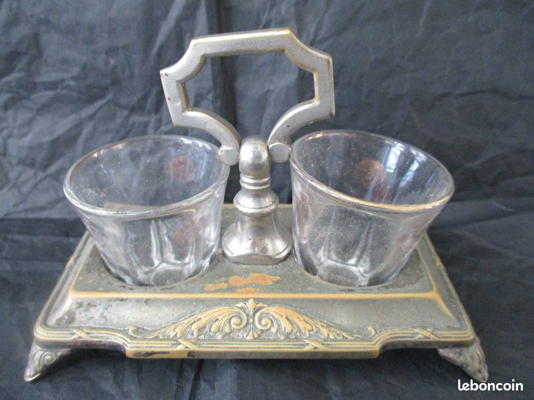 Ancien serviteur de table en métal salière et poivrière salerons en bronze serviteur (image 2)