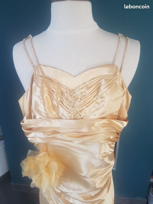 Robe (image 1)