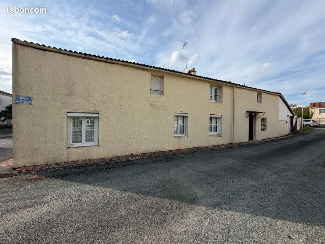 Maison 7 pièces 135 m² · à Corpe · 135 m² · 100 000 €