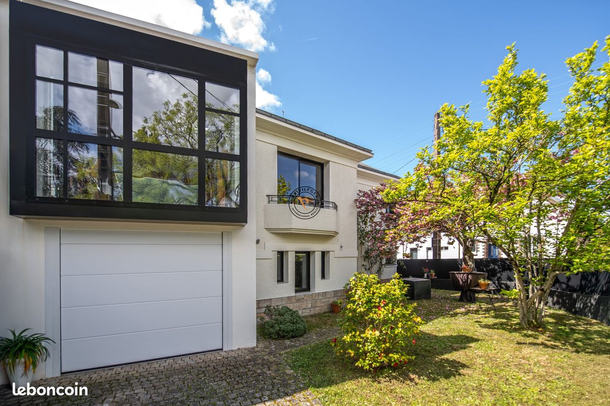 Maison 9 pièces 195 m² · à Nantes · 195 m² · 869 000 €