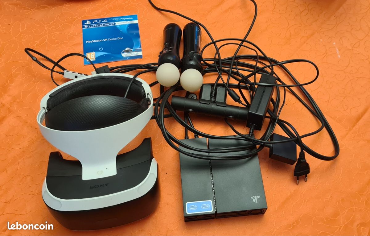 Casque VR PlayStation PS4 - Bon état, Câbles Inclus + Un Jeu VR