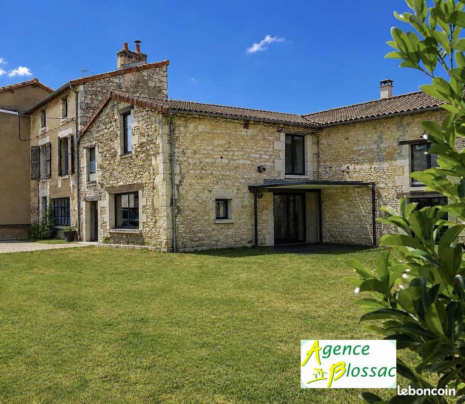 Maison 7 pièces 325 m² · à Mirebeau · 325 m² · 295 885 €