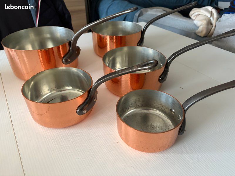 LOT de 5 CASSEROLES EN CUIVRE VINTAGE ANCIEN - Décoration