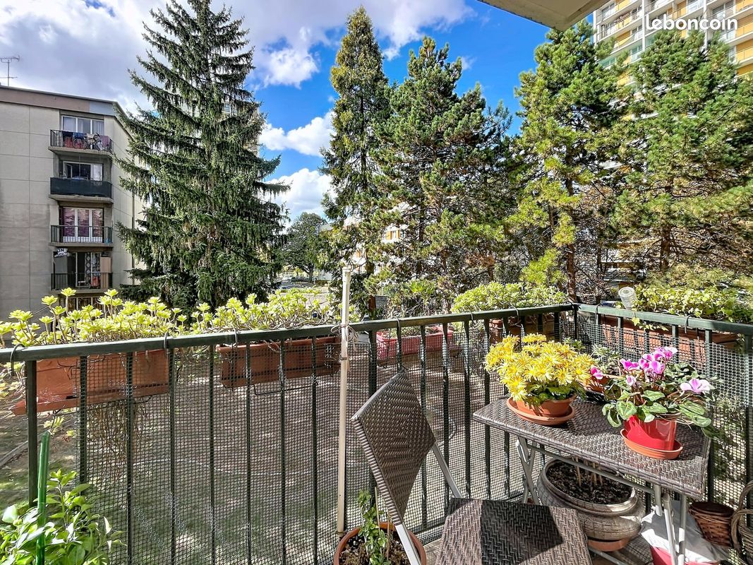 Appartement 5 pièces 80 m² · à La Courneuve · 80 m² · 216 000 €
