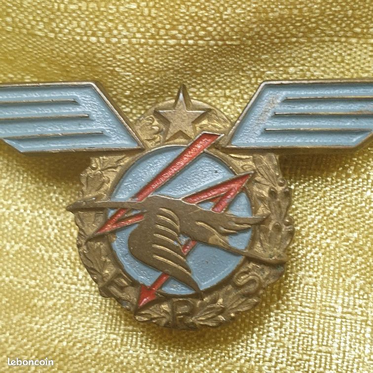 INSIGNE BOUTONNIÈRE ÉMAIL FEDERATION SAPEURS POMPIERS ORIGINAL ancien