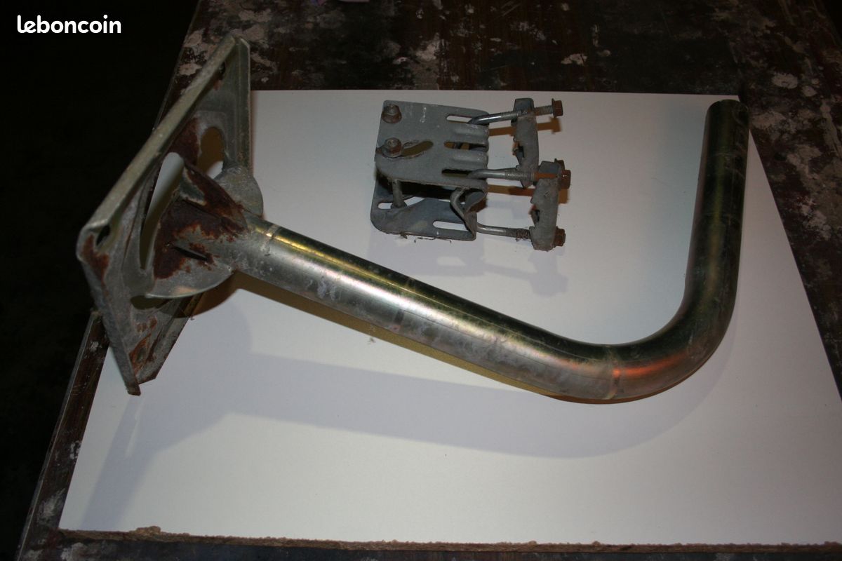 Support antenne extérieur (image 1)