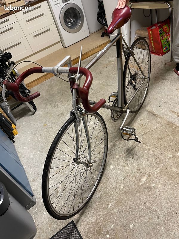 STRONGLIGHT 1960' Bientôt le remontage sur le Motobecane 1947' Tellement hâte