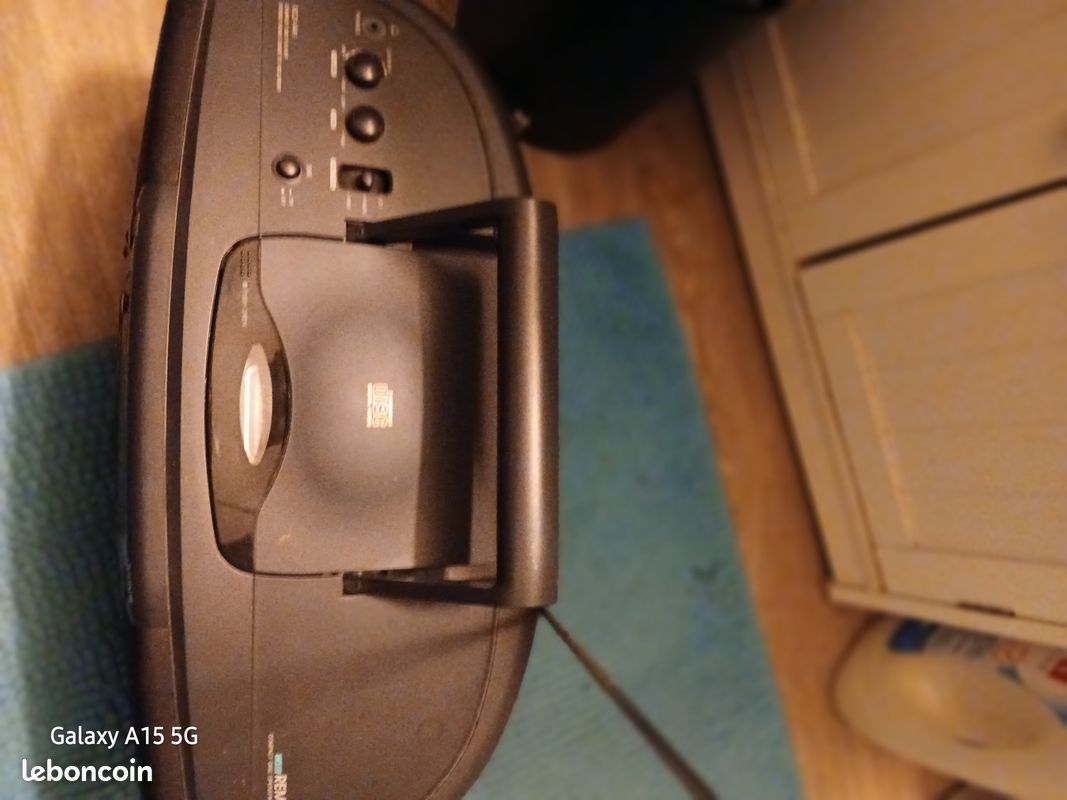 Poste radio cd fm et cassette très bon etat (image 2)