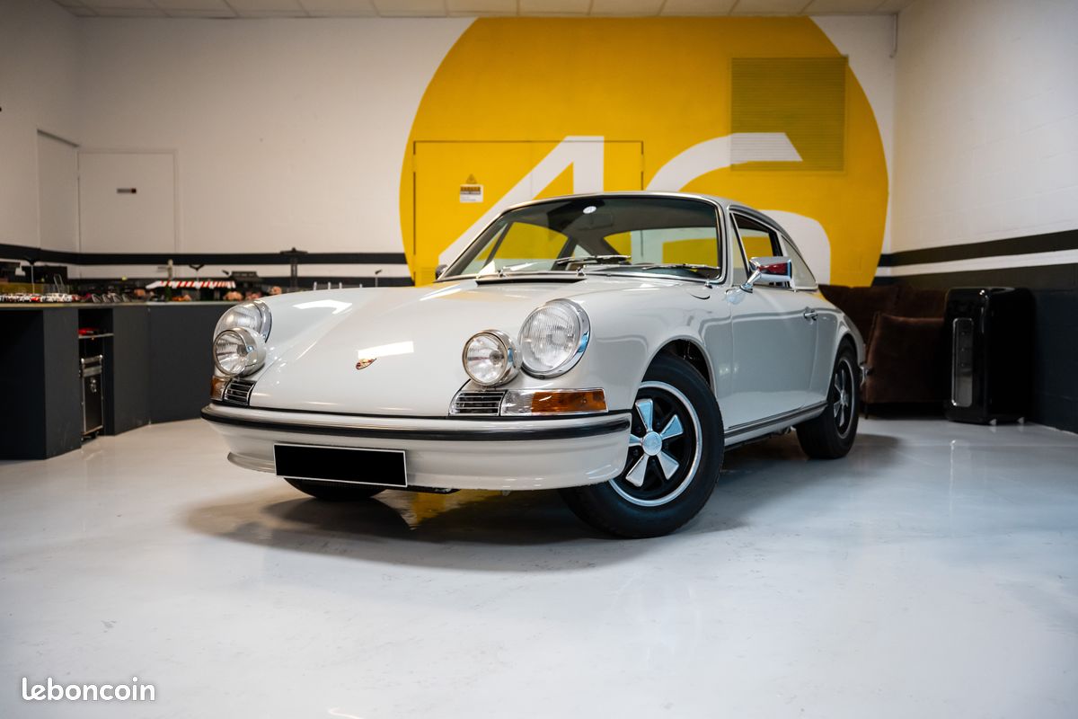 Porsche 911 2.4 S (image 1)