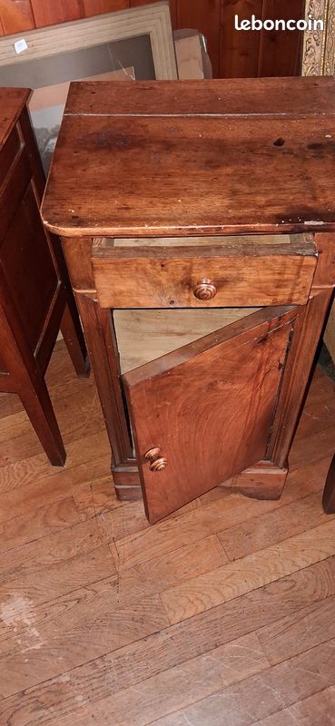 Table de chevet en noyer plateau a restaurer (image 2)