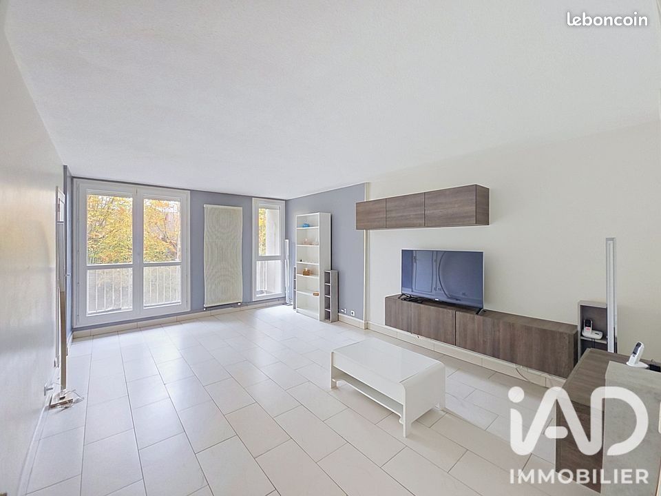 Appartement 3 pièces 77 m² · à Quincy-sous-Sénart · 77 m² · 215 000 €