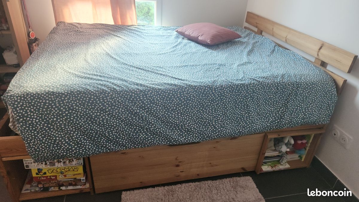 Lit En Pin Massif 180x190 - Avec 2 Sommiers + 2 Matelas + 2 Chevets - Occasion Bon état