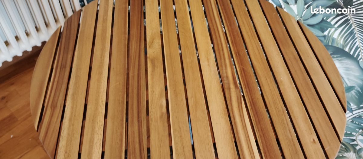 Table (image 3)