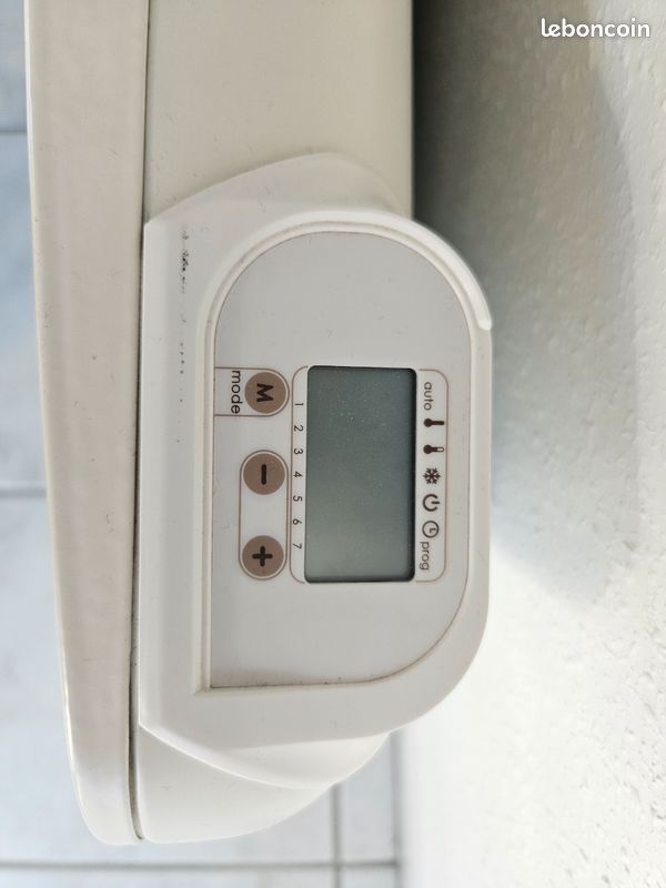 Radiateur électrique avec support de fixation (image 3)