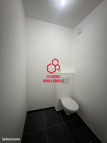 https://img.leboncoin.fr/api/v1/lbcpb1/images/26/7c/ac/267cac33053c556025d3e47190a106dd480e7aa4.jpg?rule=ad-image