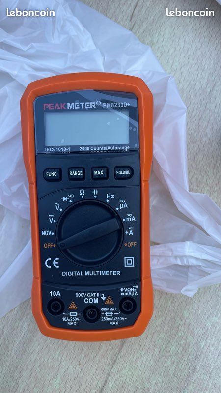 Multimètre Numérique Automatique PM8233D - Test Tension AC/DC, Résistance, Capacité, Fréquence, NCV