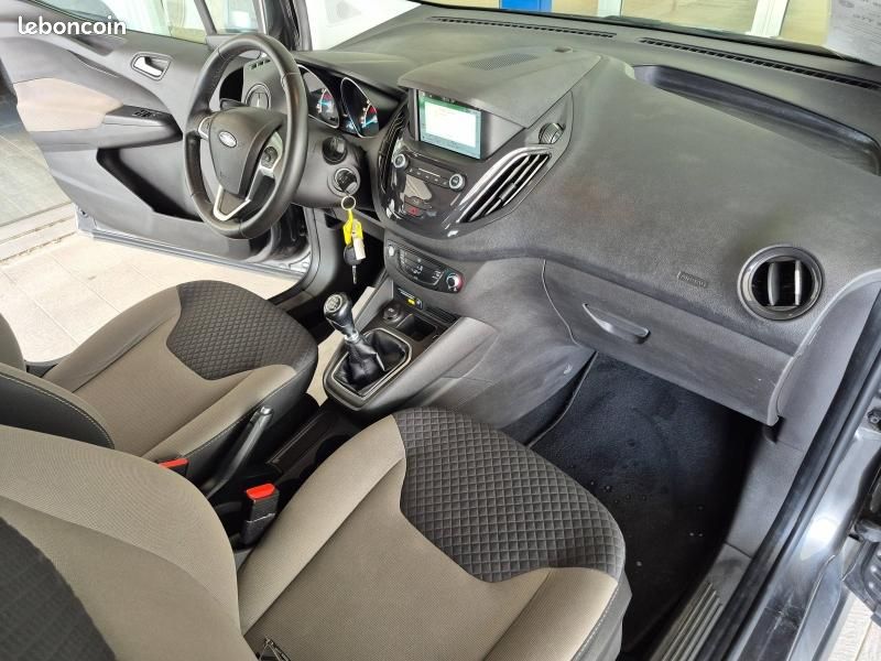 Ford Tourneo Courier 1.0E 100ch Titanium (image 32)