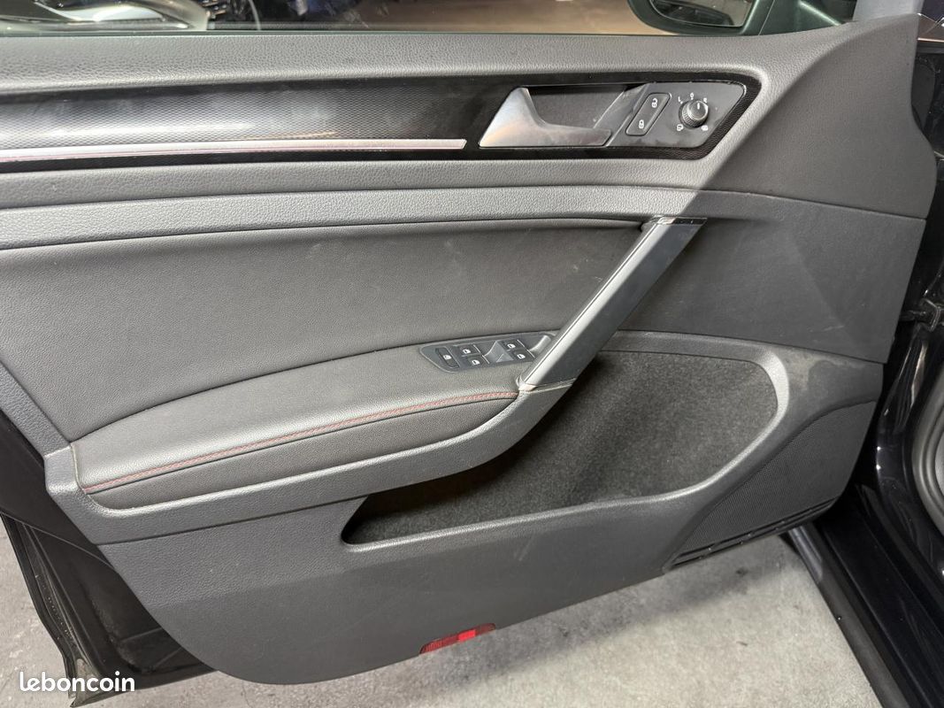 VOLKSWAGEN GOLF 7 VII GTI 2.0L TSI 220 - DSG 6 - 1ère main / Faible Kms (image 24)