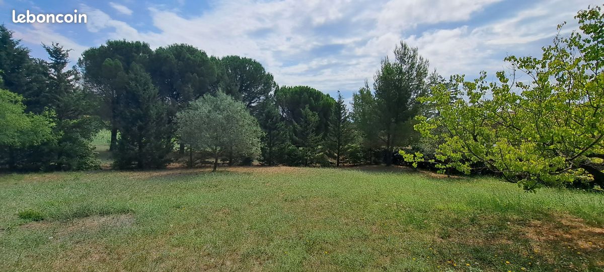 Terrain 1200 m² · à Sarrians · 1 200 m² · 189 000 €